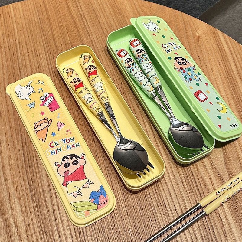 Cosplay Prop Kit - Kawaii Crayon Shin Chan Edelstahl-Löffel-Gabel-Stäbchen-Set, tragbares