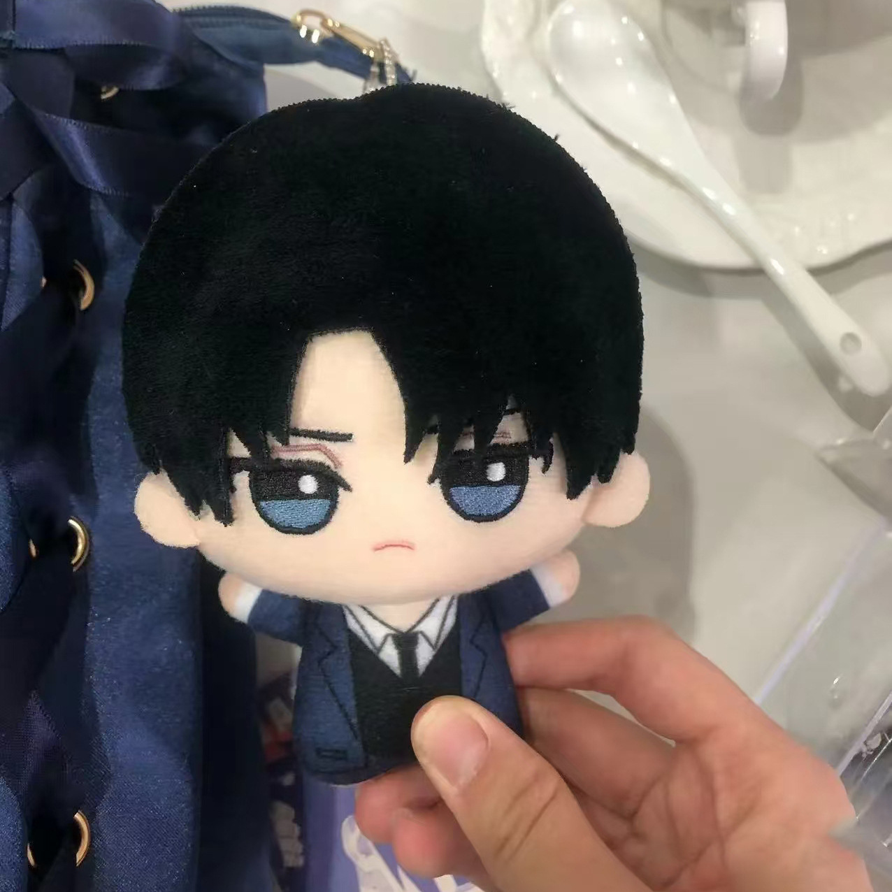 10cm Levi Ackerman Plüschfigur – Cosplay Plushie Prop Bewertung und Preis